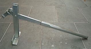 Steel lifter.